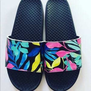 VICTORIA'S SECRET PINK FLORAL SLIDES FLIP FLOPS LARGE L